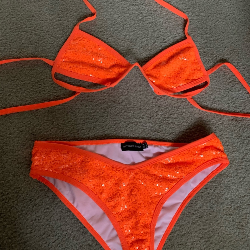 Bikini Set - Picture 2 of 5